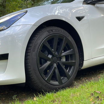 18-inch arachnid-style wheel cover with bold split-spoke pattern